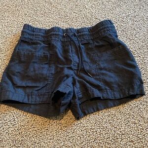 Athleta Black Linen Shorts Size 6 in EUC